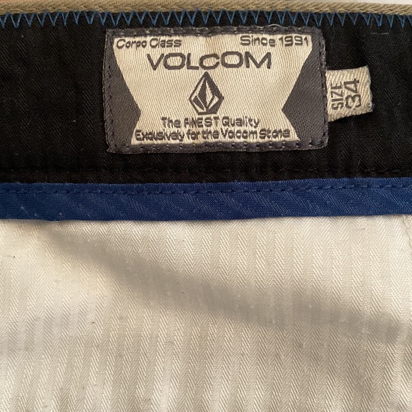 Volcom shorts - Picture 3 of 4